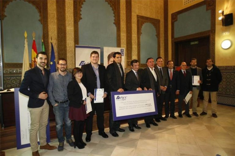 Métrica6 gana el Premio PACC de emprendimiento