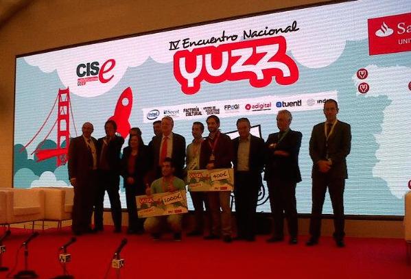 IV Encuentro Nacional YUZZ 2014 en Madrid - gala de premiación con ganadores del programa